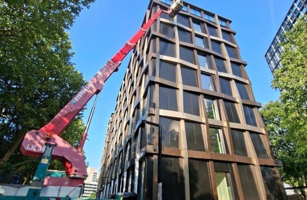 Homlokzati szerel�