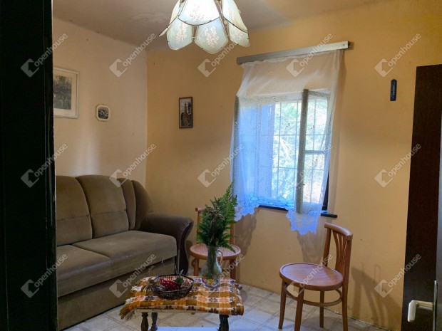 Homokkom�romi 30 nm-es h�z elad�