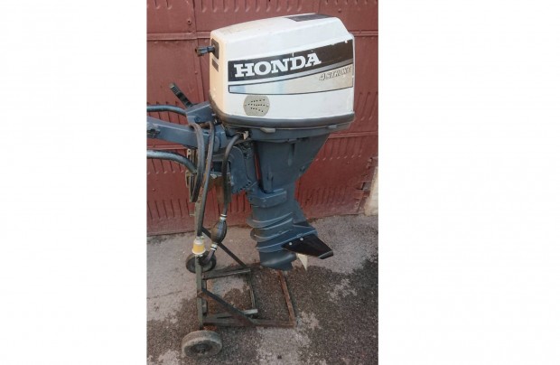 Honda 15Le. 4 ütemű, önindítós-berántós, hosszú csizmás