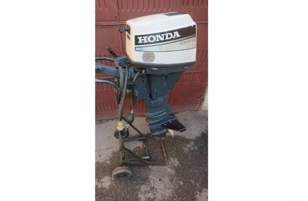 Honda 15Le. 4 ütemű ,önindítós-berántós hosszú csizmás motor
