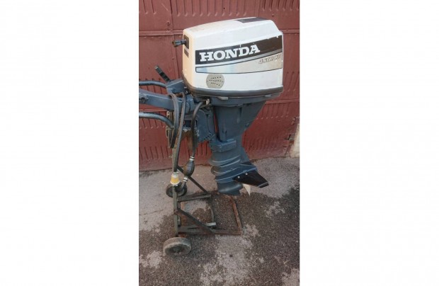Honda 15Le. 4 ütemű, önindítós-berántós hosszú csizmás motor