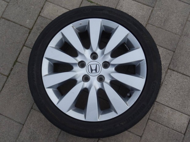 Honda 17" 5x114,3 ET50 gyári alufelni 225/45R17 nyárigumi 8mm