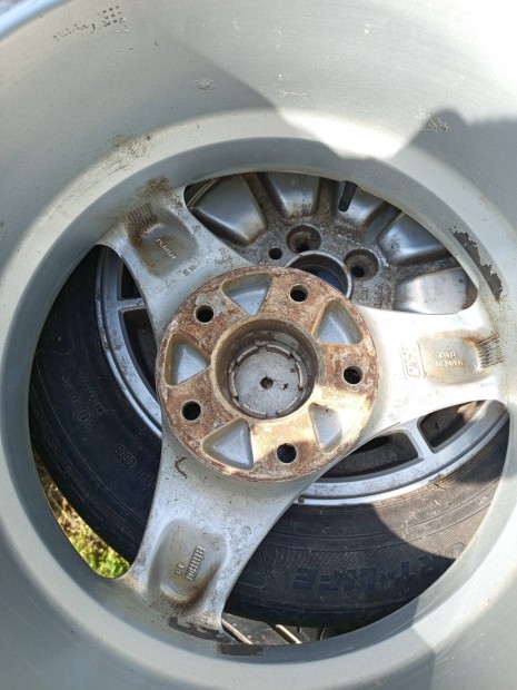 Honda 1 db pótkeréknek jó