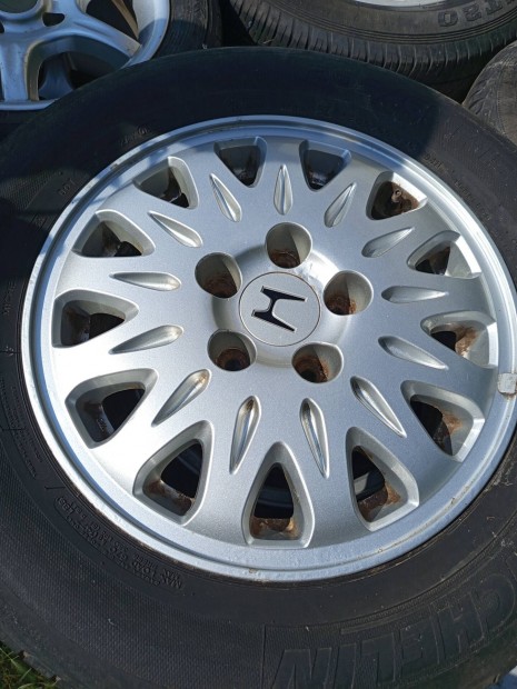 Honda 1 db pótkeréknek jó