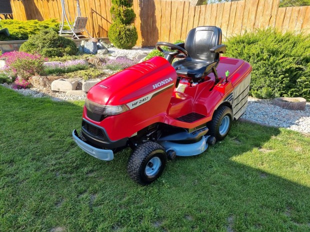Honda 2417-es fűnyírótraktor 2022-es fűnyíró traktor eladó