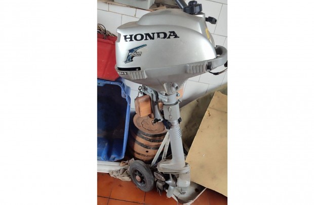 Honda 2,3 cm kis cs�nak motor. KB 50-80 �r�t haszn�ltuk