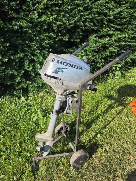 Honda 2,3 csnakmotor kerekes szlltval, tankkal