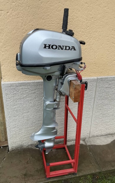 Honda 5 le csnakmotor elad