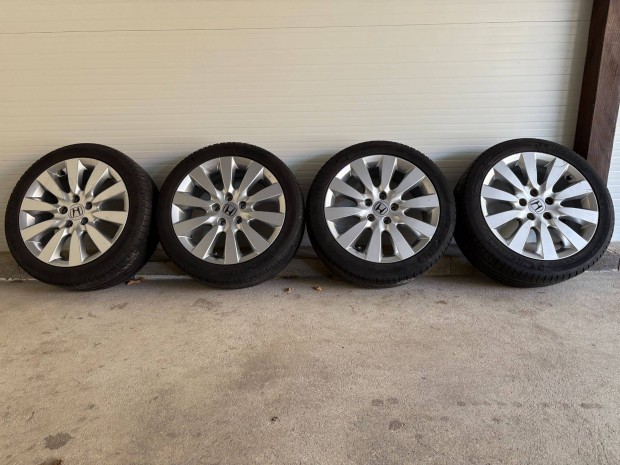Honda 5x114.3 17" alufelnik nyári gumikkal olcsón