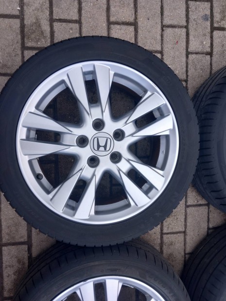 Honda 5x114.3 gyári 17 alufelni nyárigumikkal