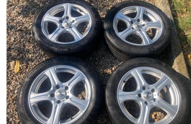 Honda 5x114,3 kerekek Continental 205/55 R16 gumikkal
