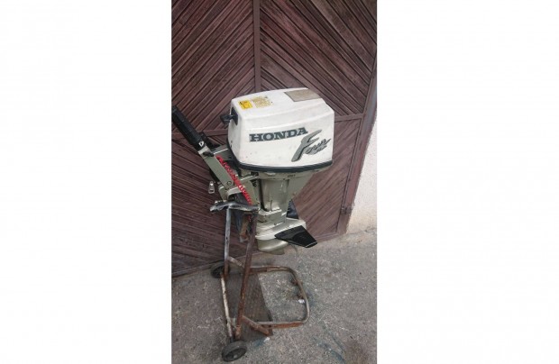 Honda 9.9Le. 4ütemű, 2006-os rövid csizmás, kitűnő motor