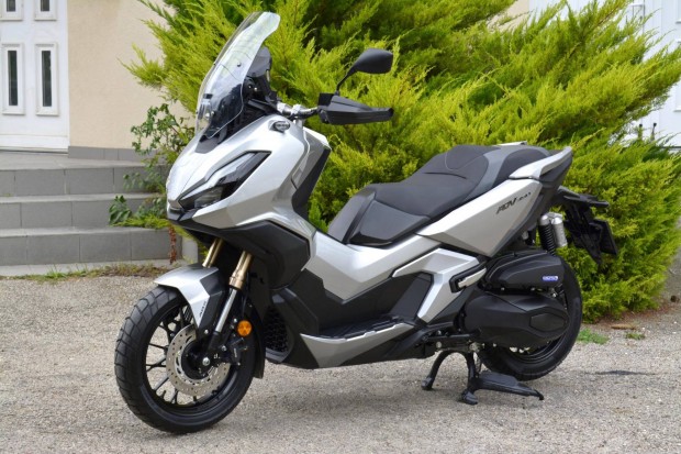 Honda ADV 350 MO-i.ABS.TC.1-Tulaj.KARC és Sérül...