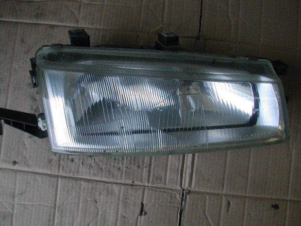 Honda Accord 2.0B (1993) jobb fényszóró