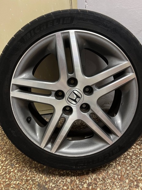 Honda Accord gyári Alufelni gumival