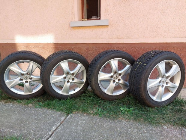 Honda Acord 2000-es j tli gumi felnivel