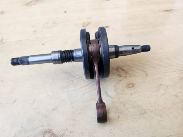Honda Af18 Af27 főtengely 14mm