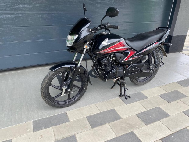 Honda CBF 125 .