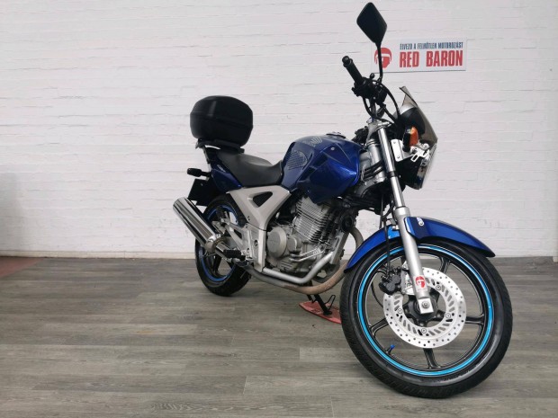 Honda CBF 250 rsos RED Baron Garancival!