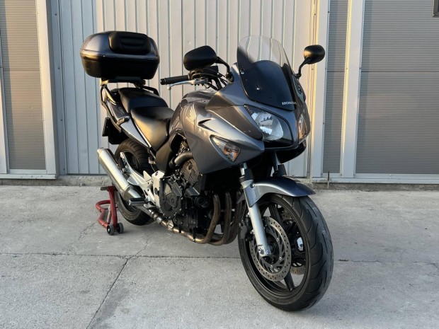 Honda CBF 600 .