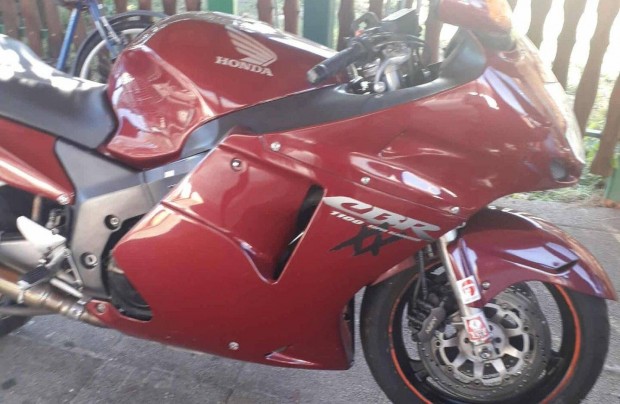 Honda CBR 1100 XX Elad