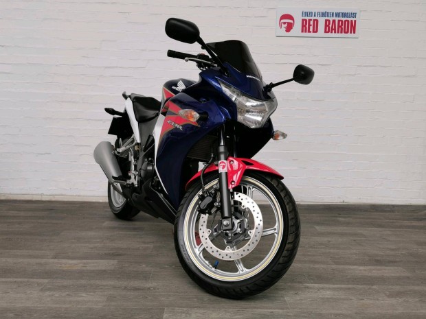 Honda CBR 250R rsos RED Baron Garancival!
