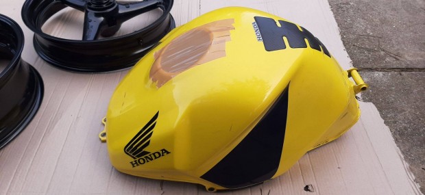 Honda CBR 929 , CBR 954 RR Benzintank elad