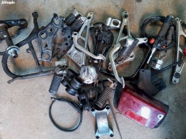 Honda CBX 550 alkatr�szek