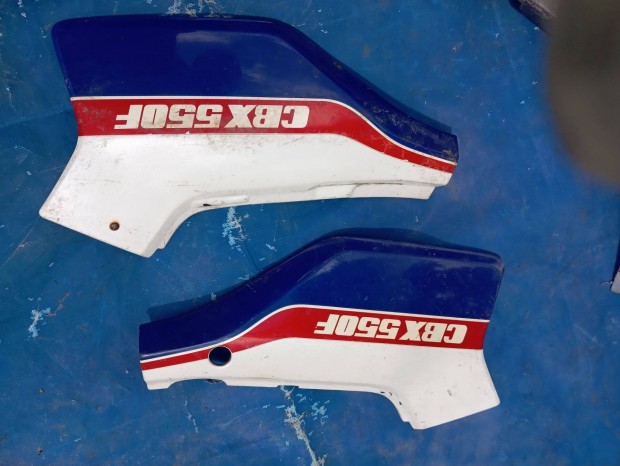 Honda CBX 550 oldalfedél , alkatrész