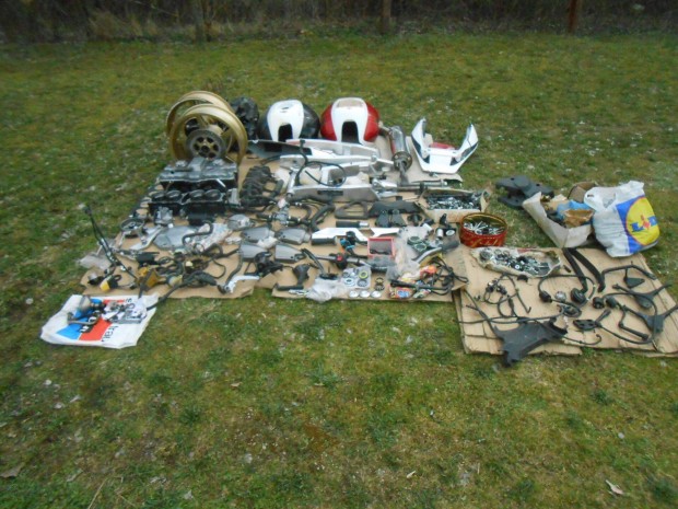 Honda CB 1300A-CB1300 SA,2008-2010-es alkatrszek eladk