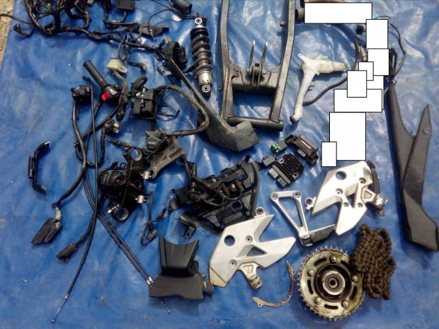 Honda CB 500 alkatr�sz 2013