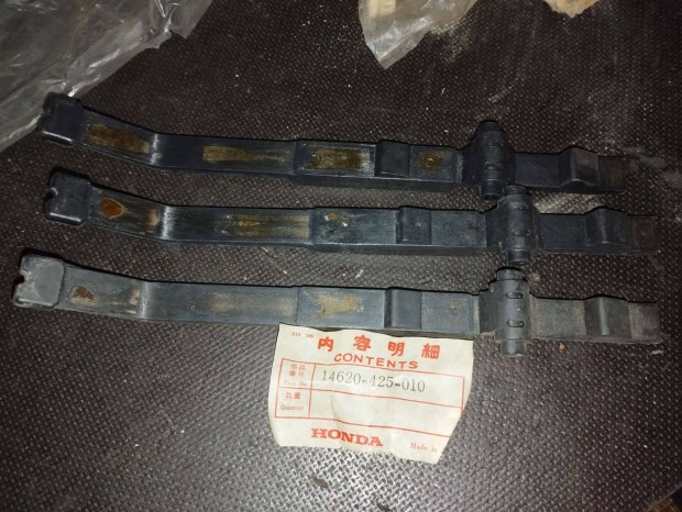 Honda CB 750 vez�rm�l�nc vezet� 3 db �j