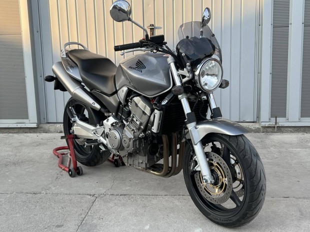 Honda CB 900 F (Hornet) Gyári Fényezéssel!