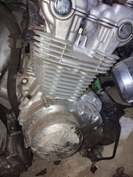 Honda CB 900 alkatr�sz , motorblokk