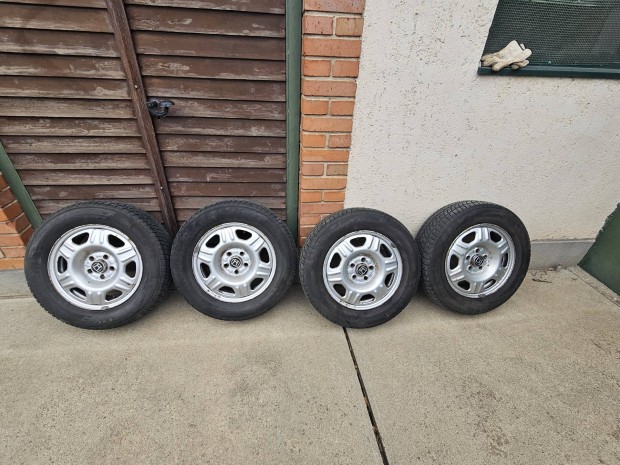 Honda CRV lemezfelni tligumi 215/65 r16