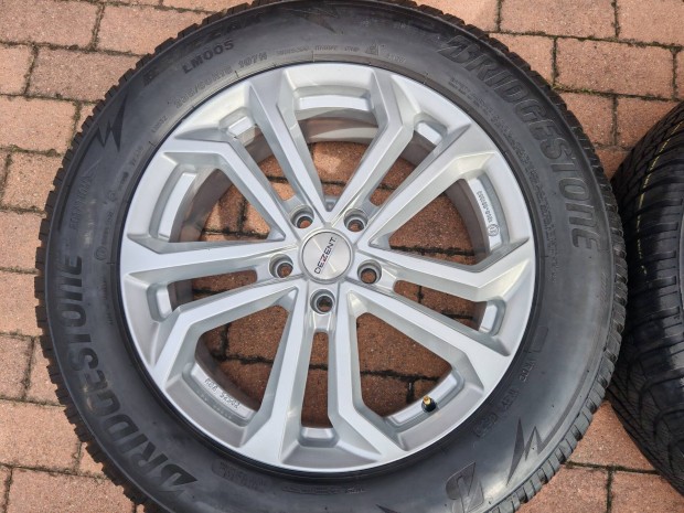Honda CR-V 18 col alufelni 235/60r18 téli gumi