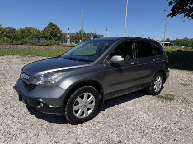 Honda CR-V 2.0i Elegance szervízkönyv!