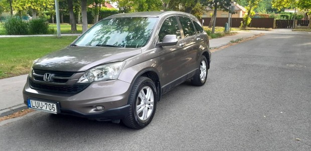 Honda CR-V 2.0i Exe 4 X 4-es Magyar szervizköny...