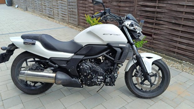 Honda CTX 700 N
