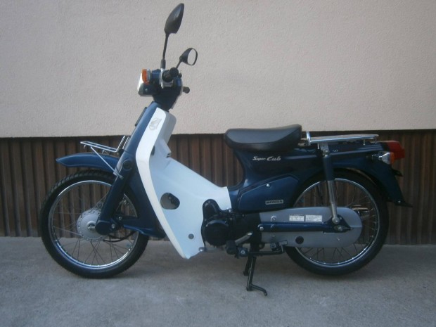 Honda C 50 gyári állapot injektoros önindító 4...