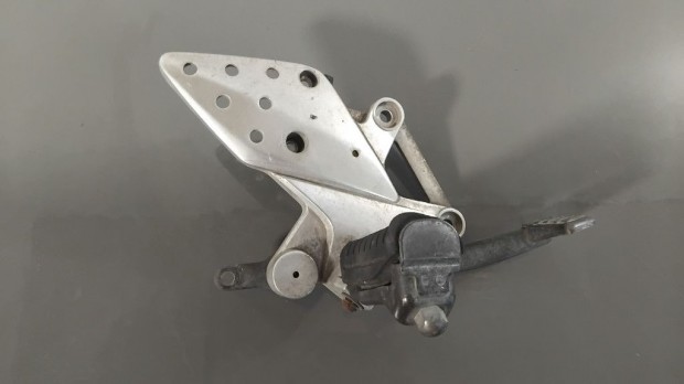 Honda Cbr 125 R '87 Jobb oldali l�btart� konzol, f�kkar