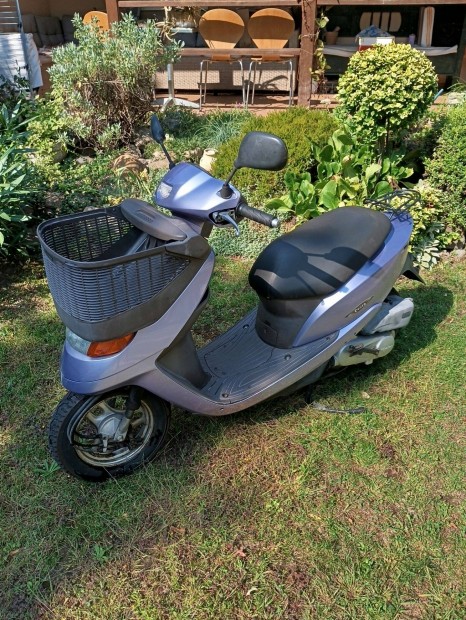 Honda Cesta 4T 50ccm-es robog