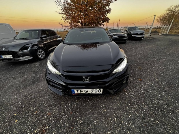 Honda Civic 1.0 T Elegance Navi Vgig Vezetett...
