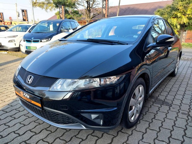 Honda Civic 1.4 Comfort Szervizknyves. Digitkl...