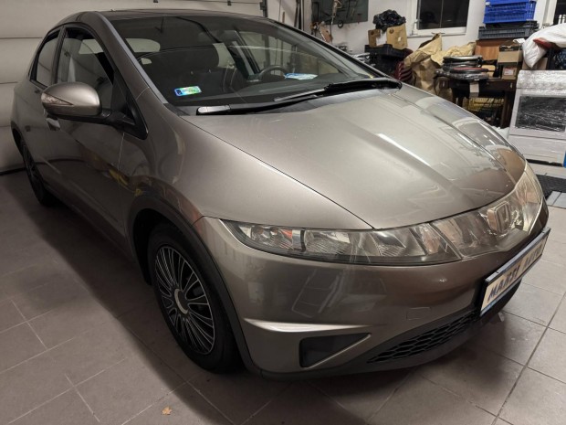 Honda Civic 1.4 Comfort VSA Fahjbarnametl!