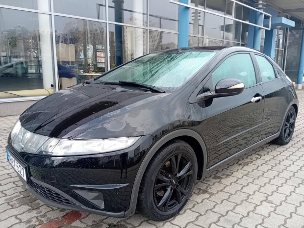 Honda Civic 1.4 Sport lljunk meg egy snyomra...