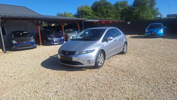Honda Civic 1.4 Sport i-Shift Végig vezetett sz...