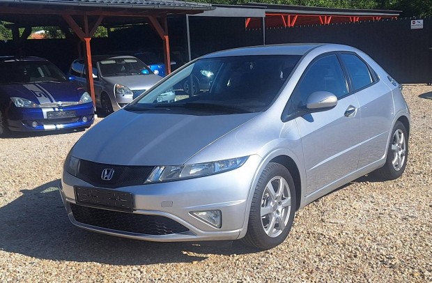 Honda Civic 1.4 Sport i-Shift Végig vezetett sz...