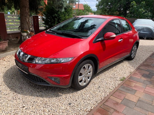 Honda Civic 1,4, digit klma, tlatradar, szervizknyv