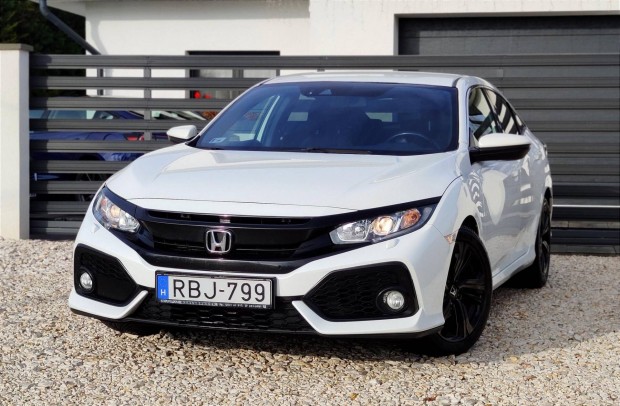 Honda Civic 1.6 D Elegance Navi Törésmentes! Má...